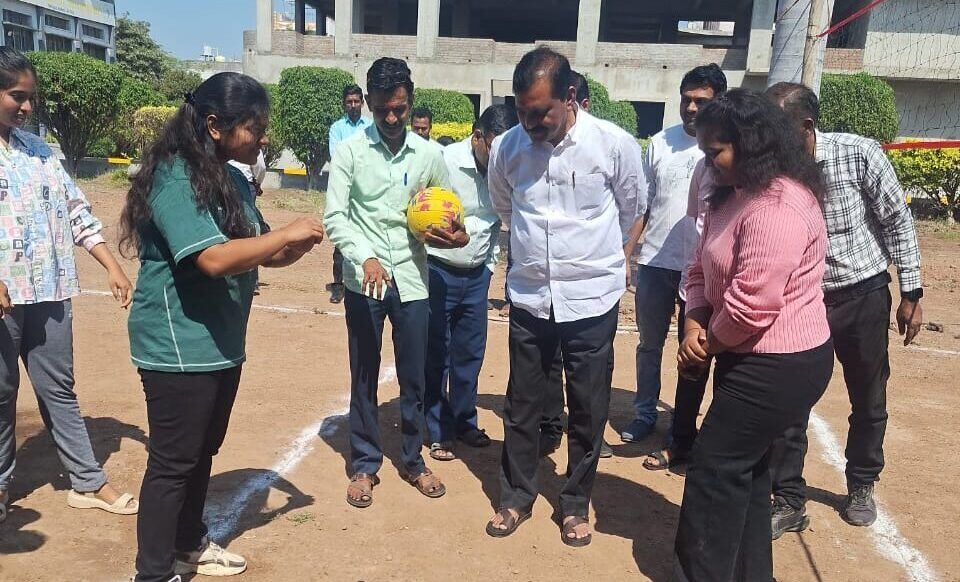 Throw Ball Competition