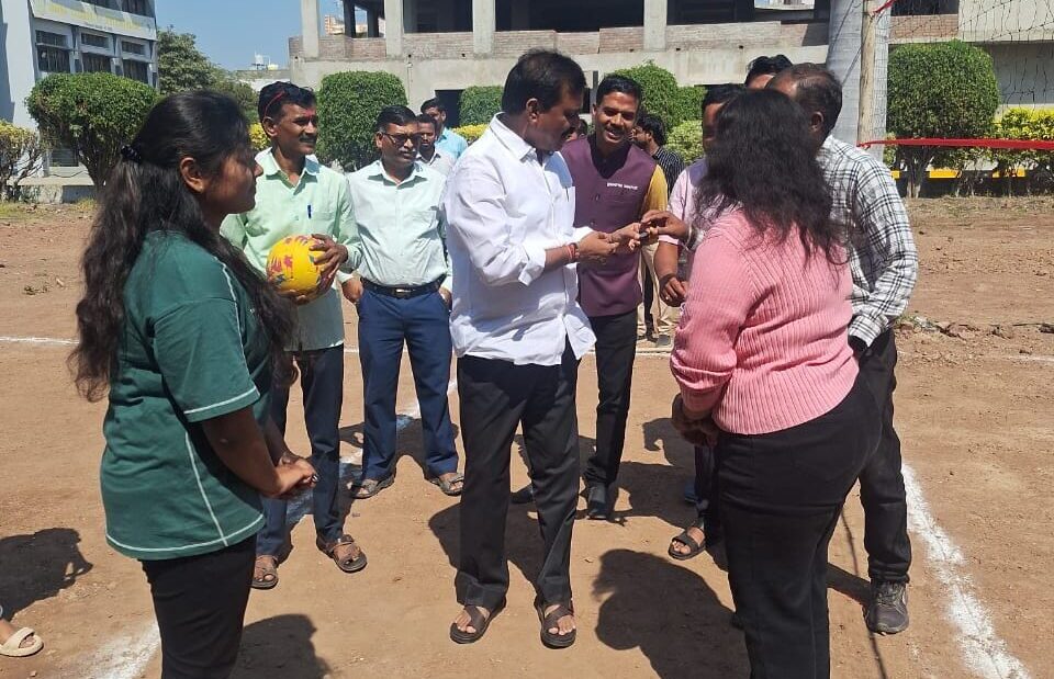 Throw Ball Competition