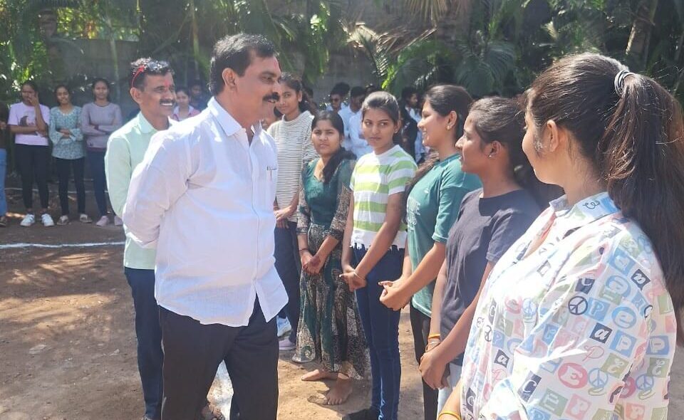 Throw Ball Competition